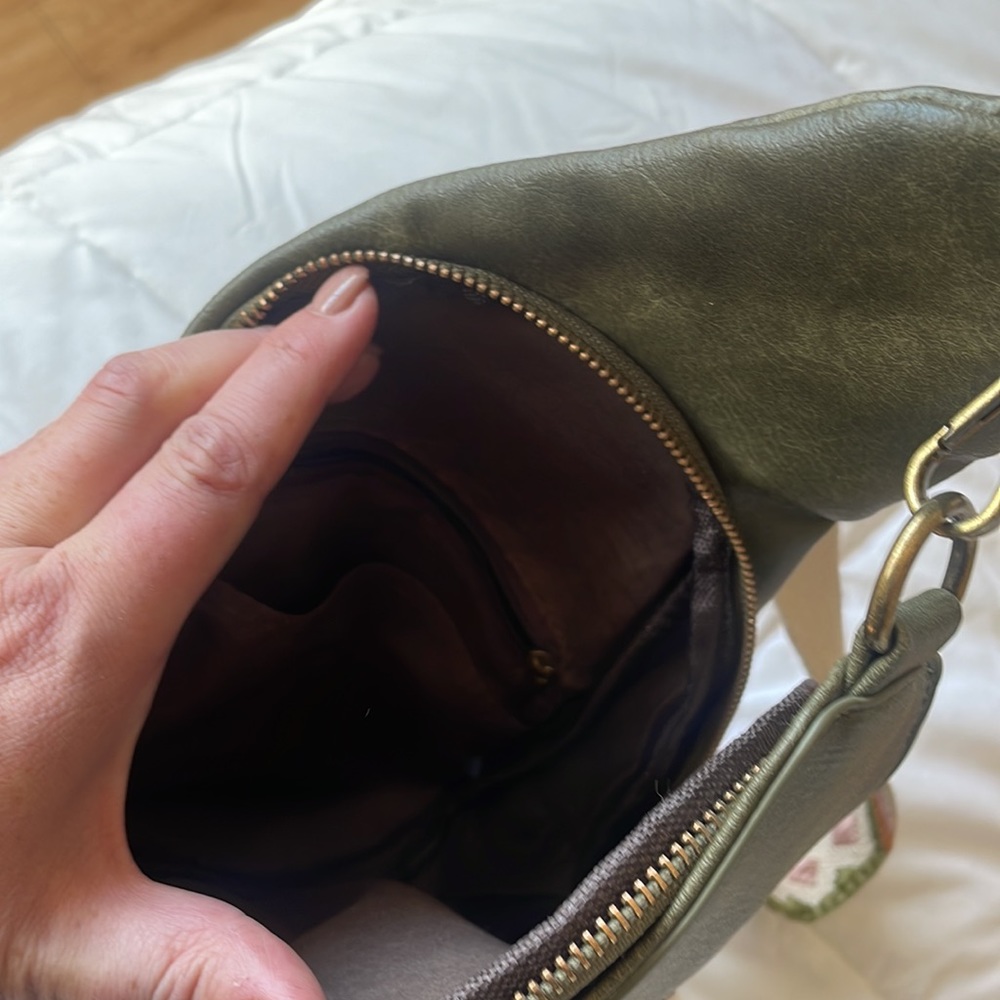 Purse - Picture 4 of 10